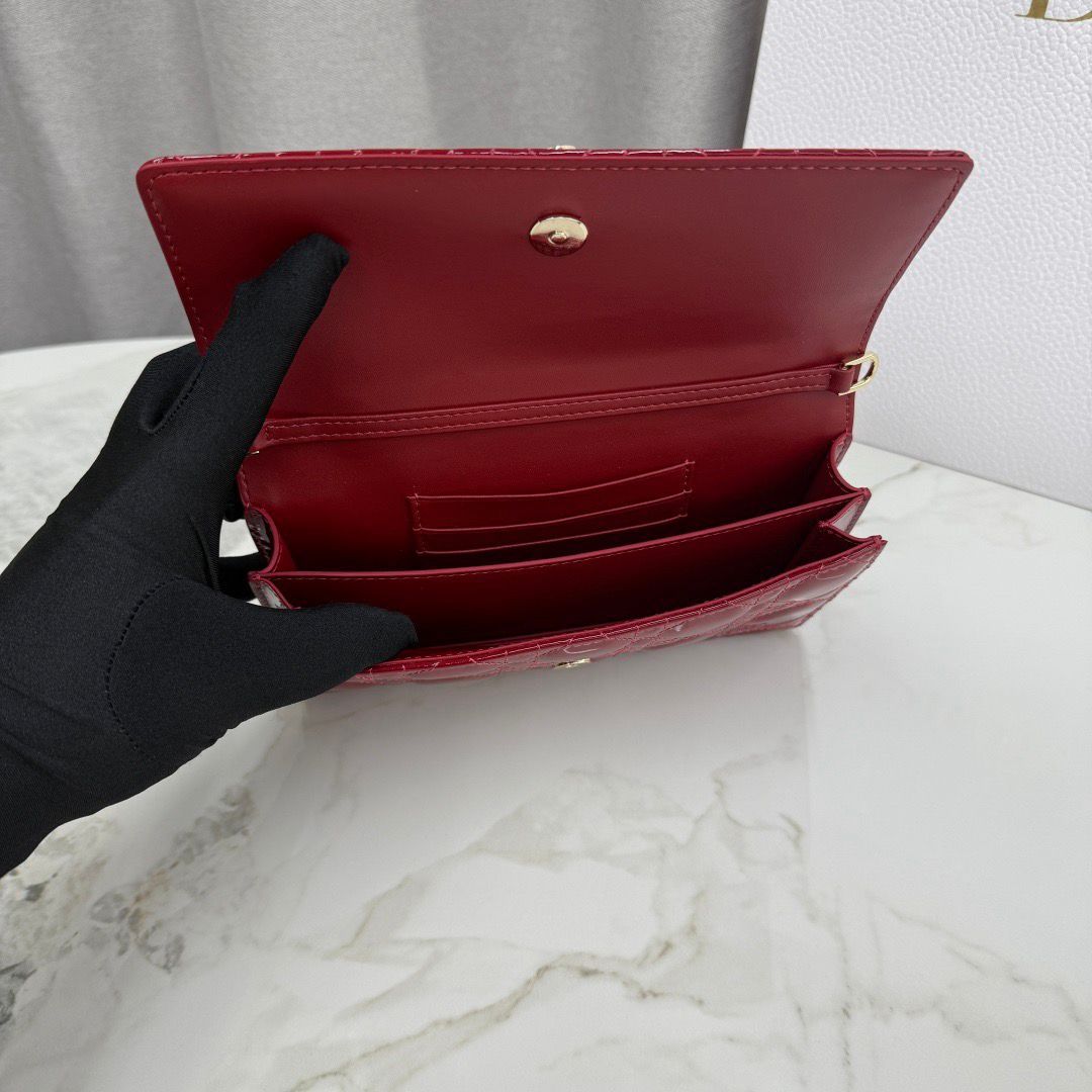 DIOR