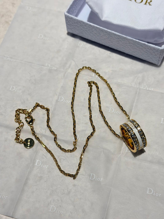 DIOR