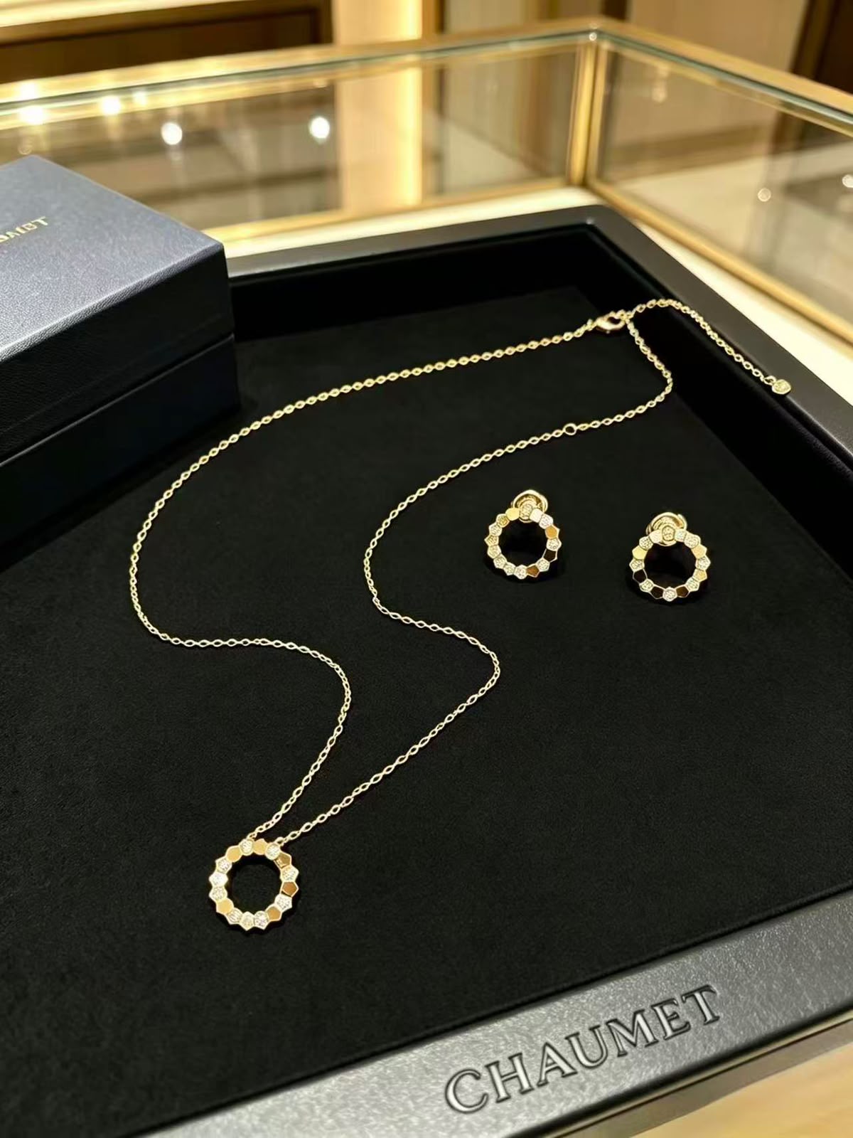 CHAUMET