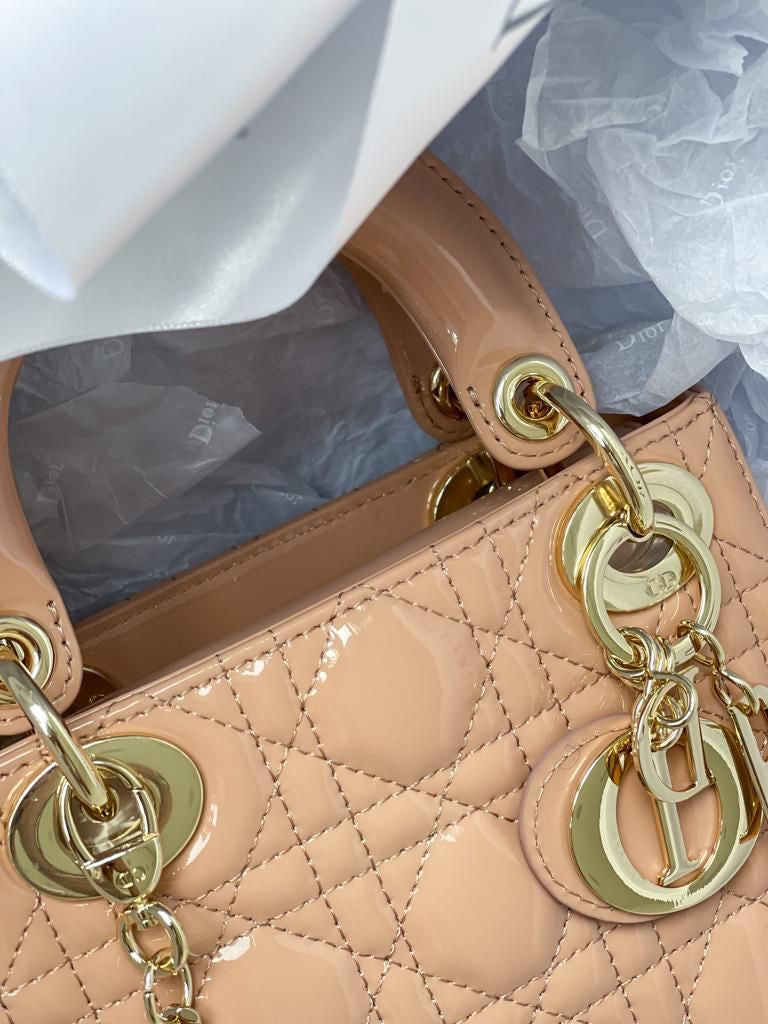 DIOR