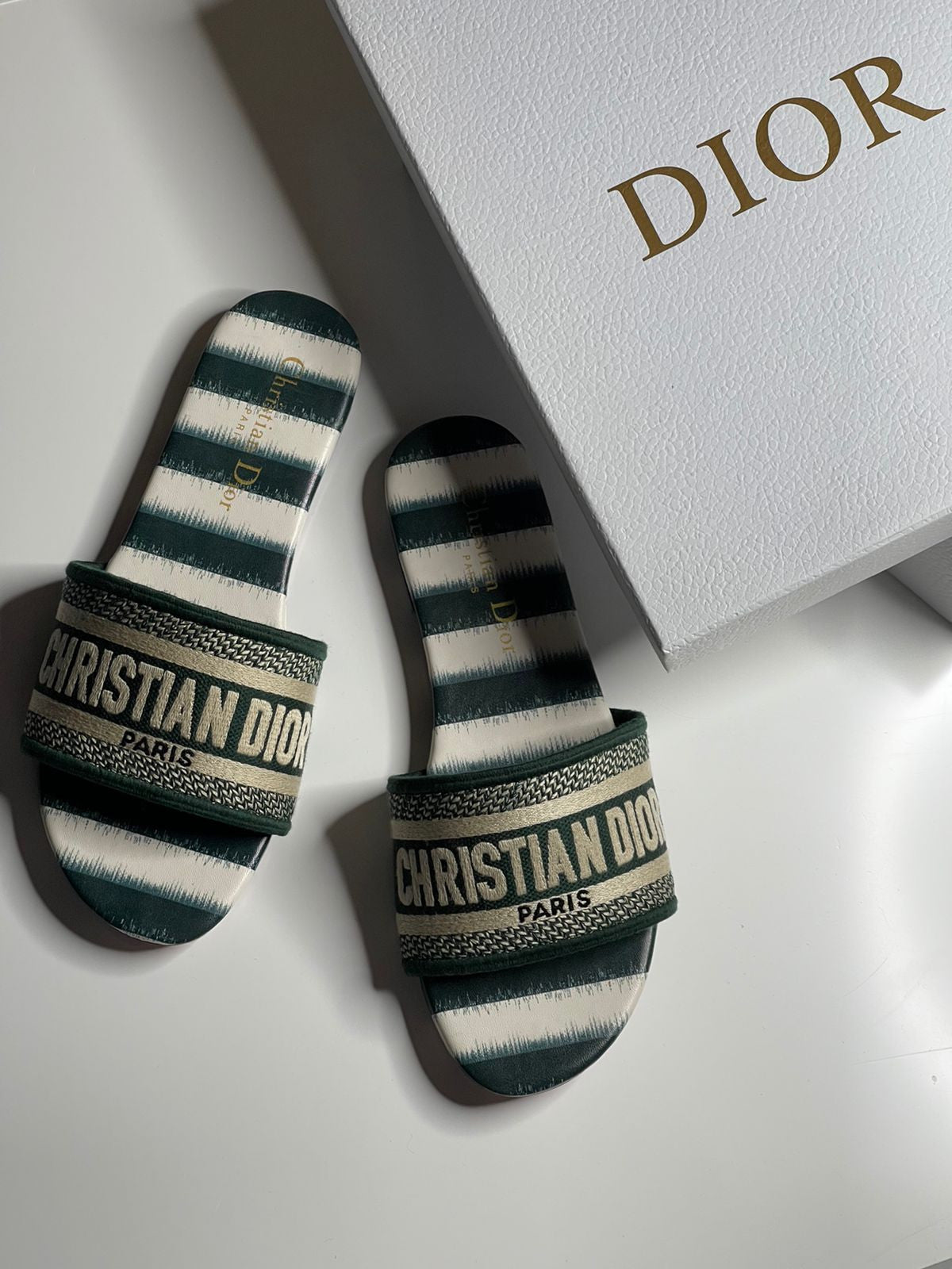 DIOR
