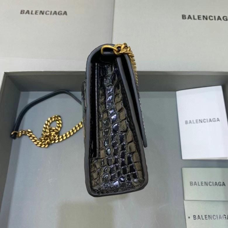 BALENCIAGA