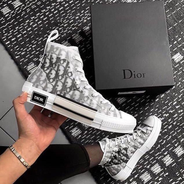DIOR