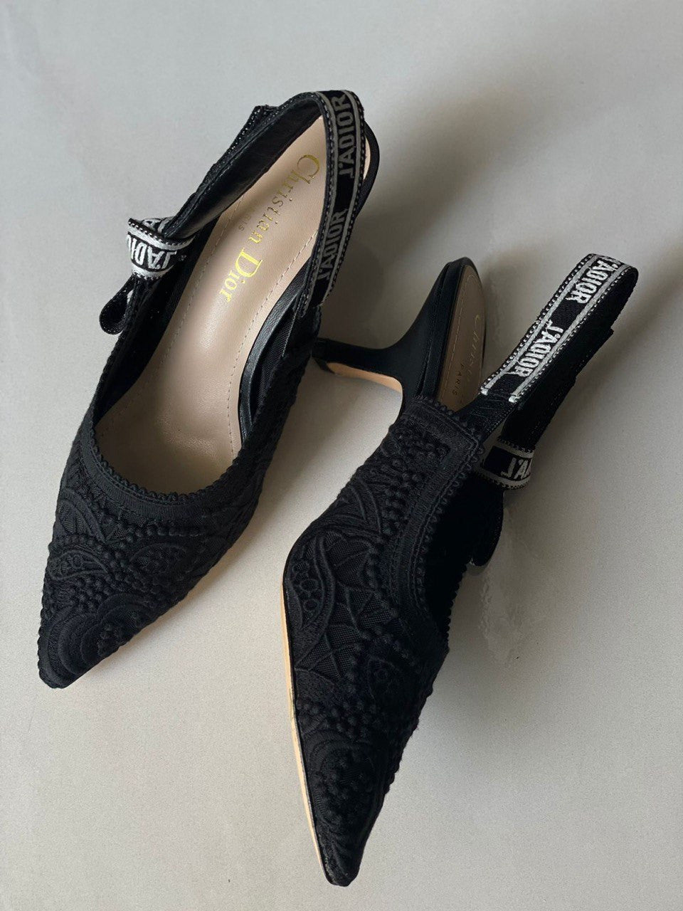 DIOR