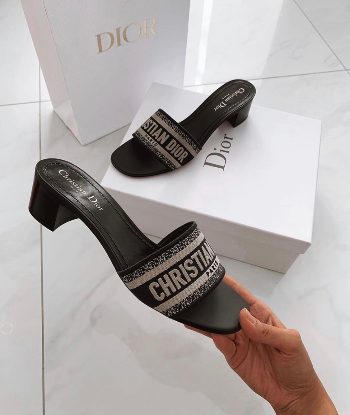 DIOR