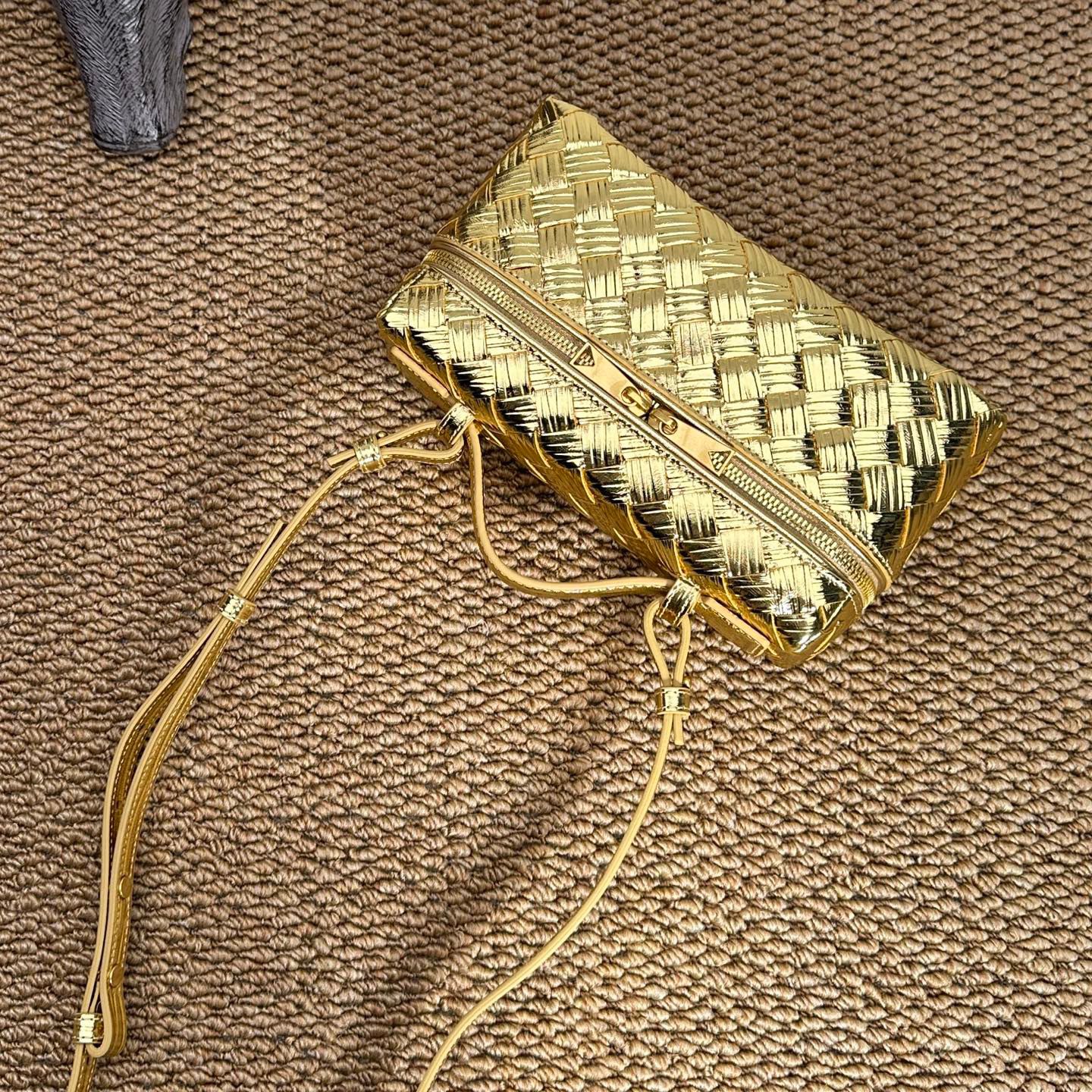 BOTTEGA VENETA