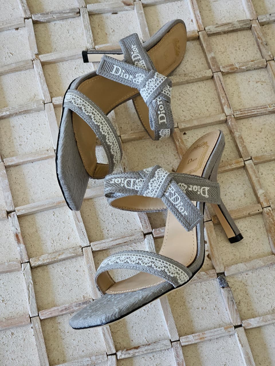 DIOR