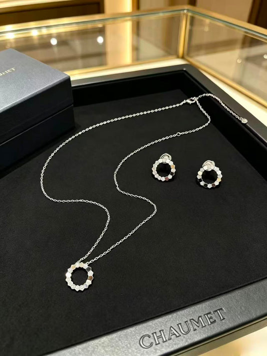 CHAUMET