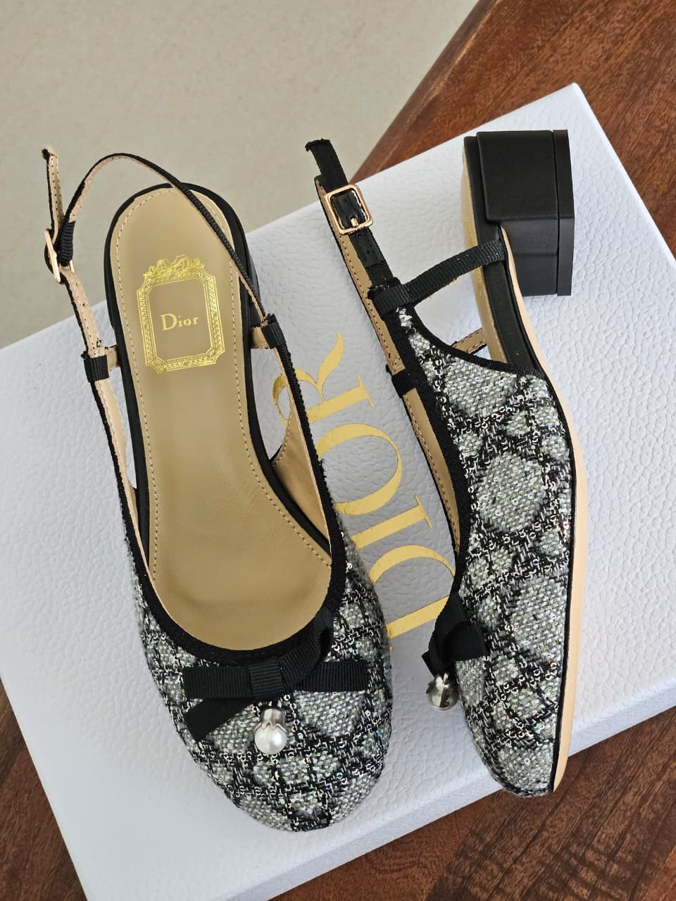 DIOR