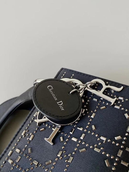 DIOR