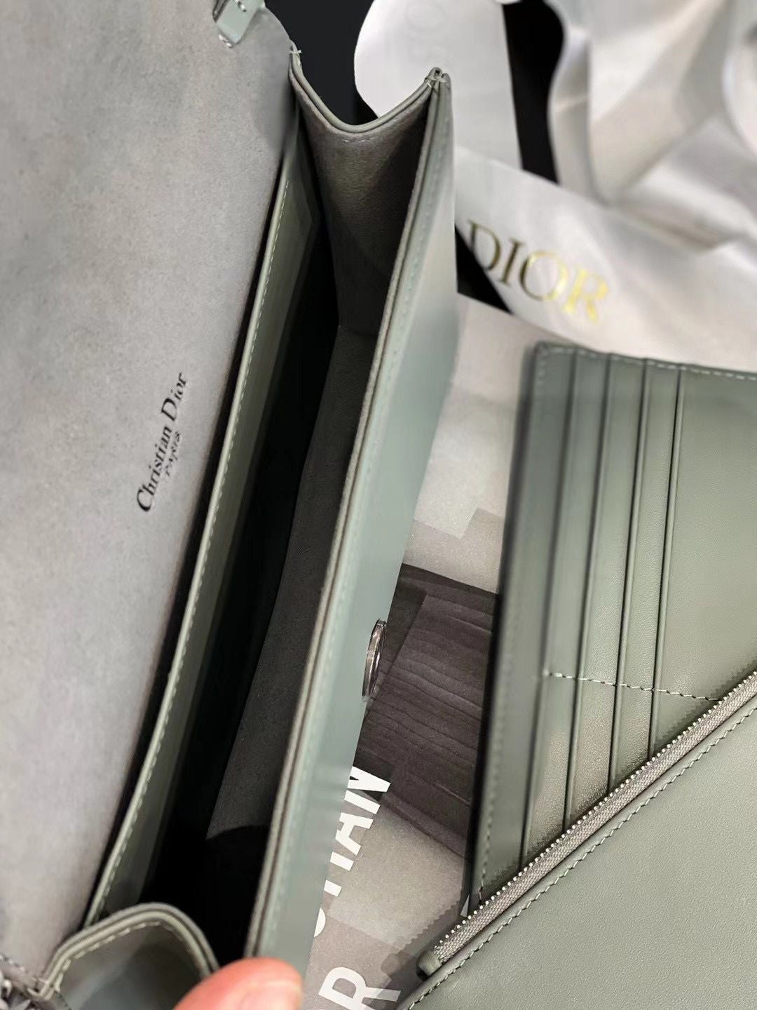 DIOR