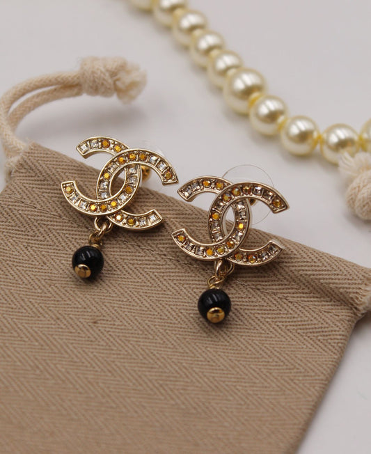 CHANEL (Earings)