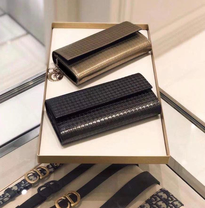 DIOR (4 Colors)