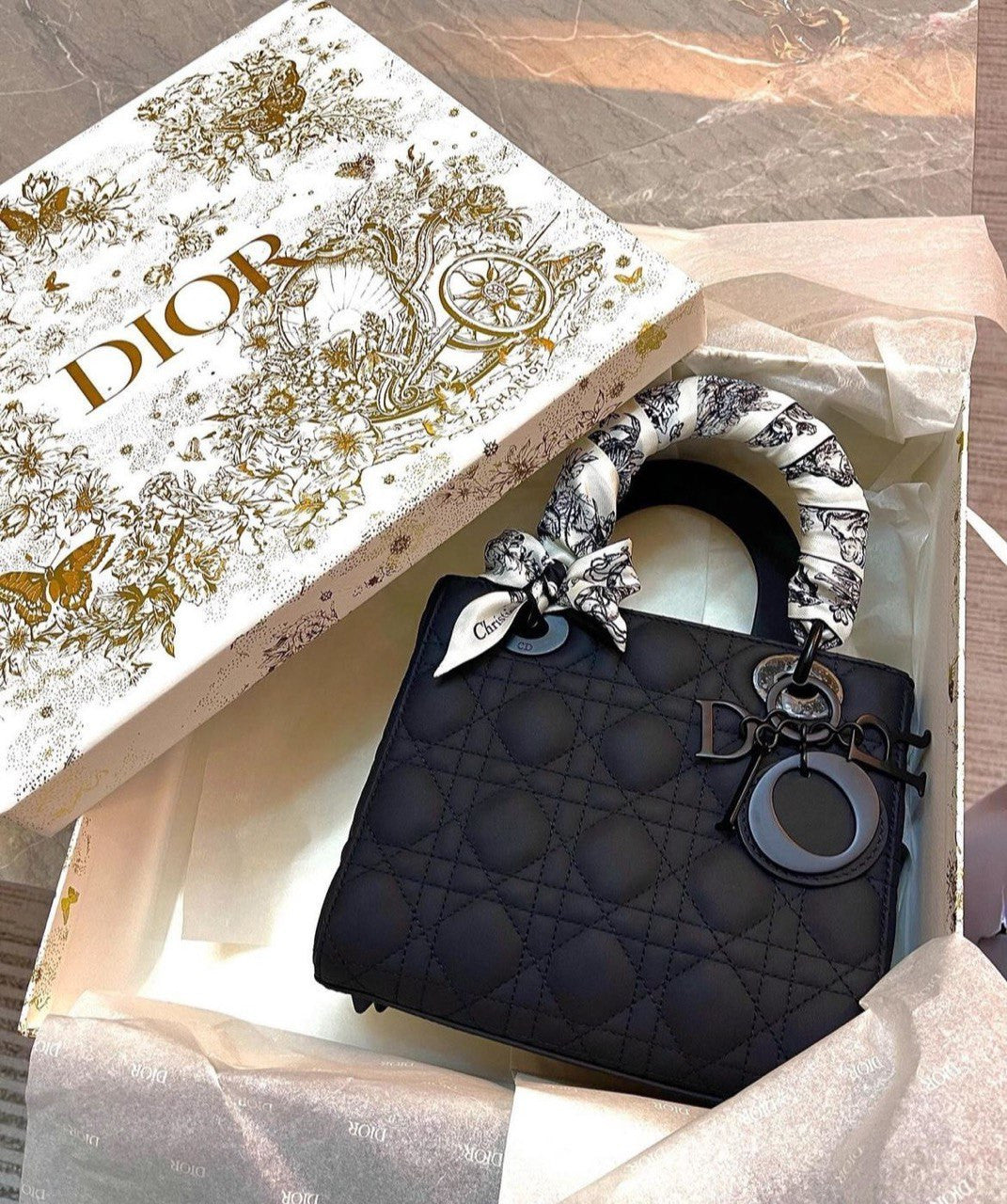 DIOR