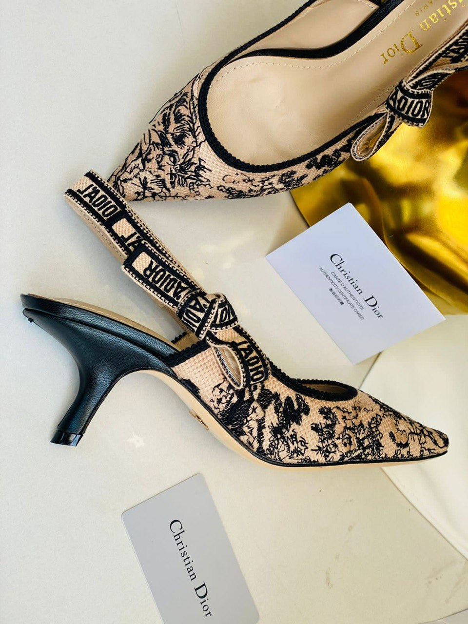 DIOR