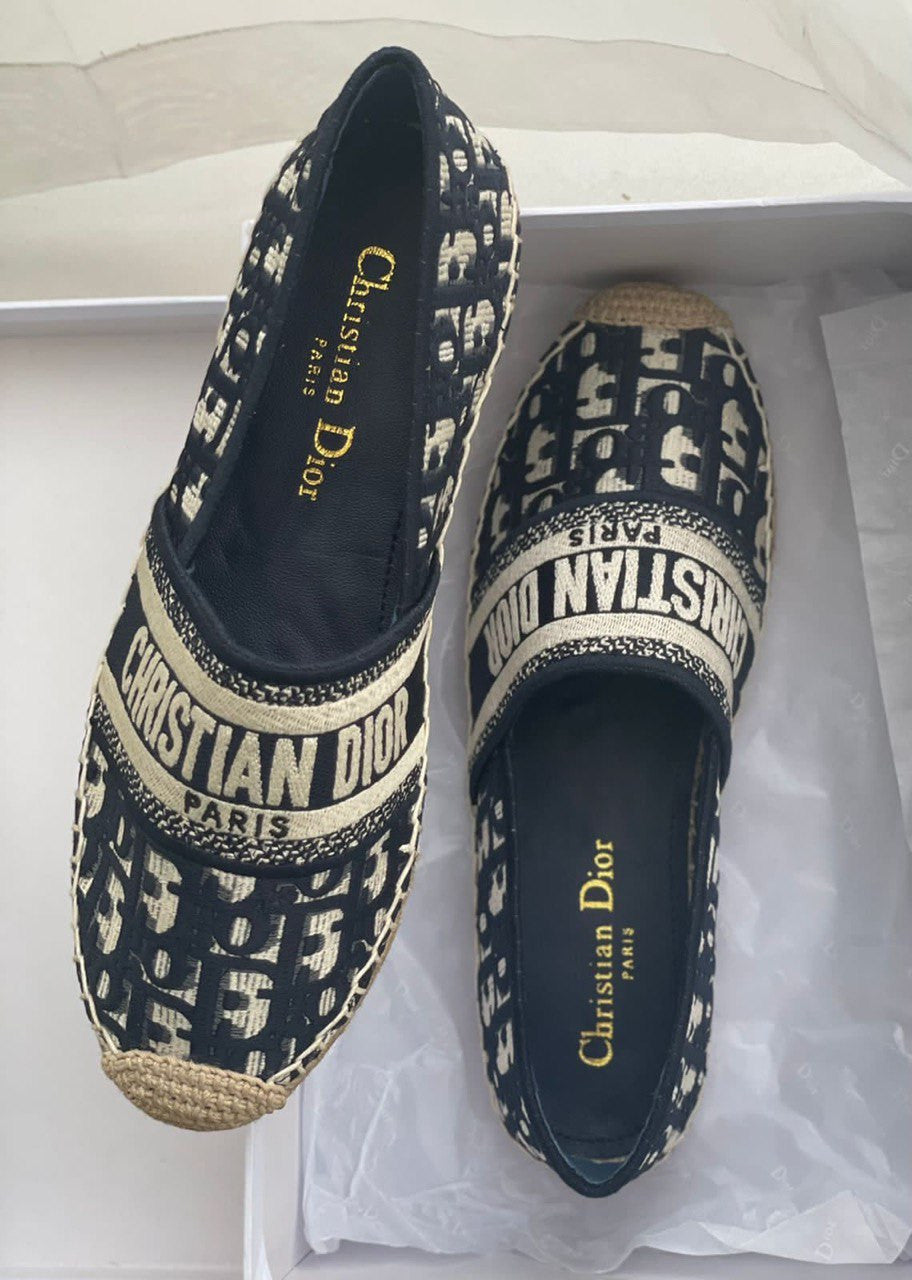 DIOR