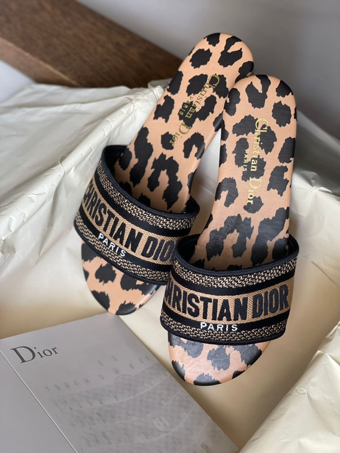 DIOR
