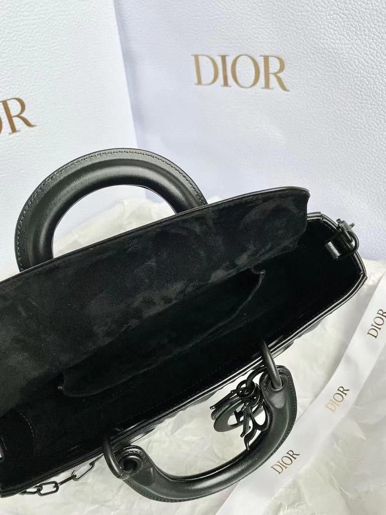 DIOR