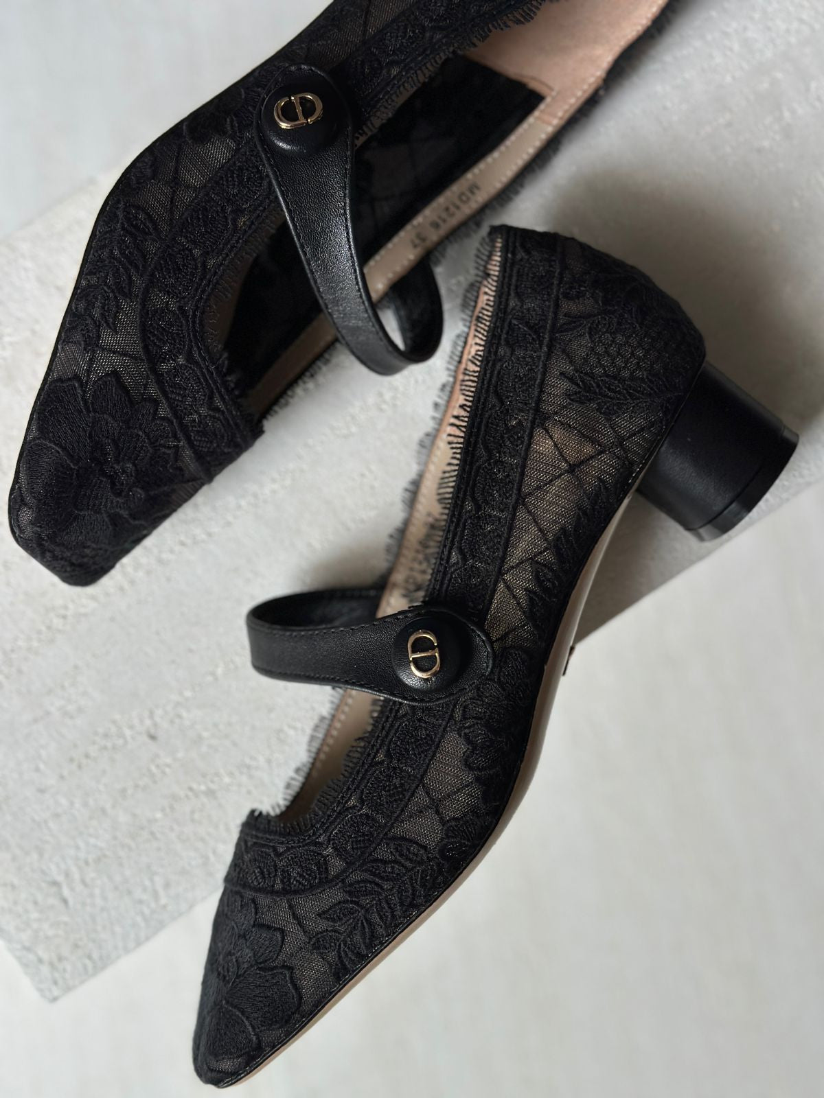 DIOR