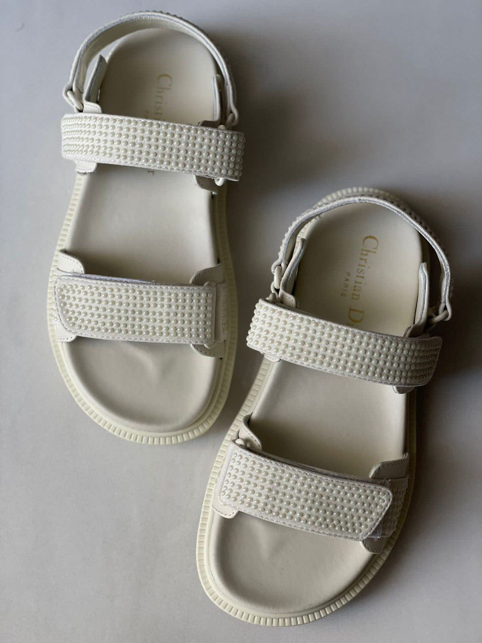 DIOR