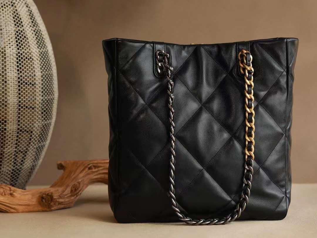 CHANEL (2 Color)