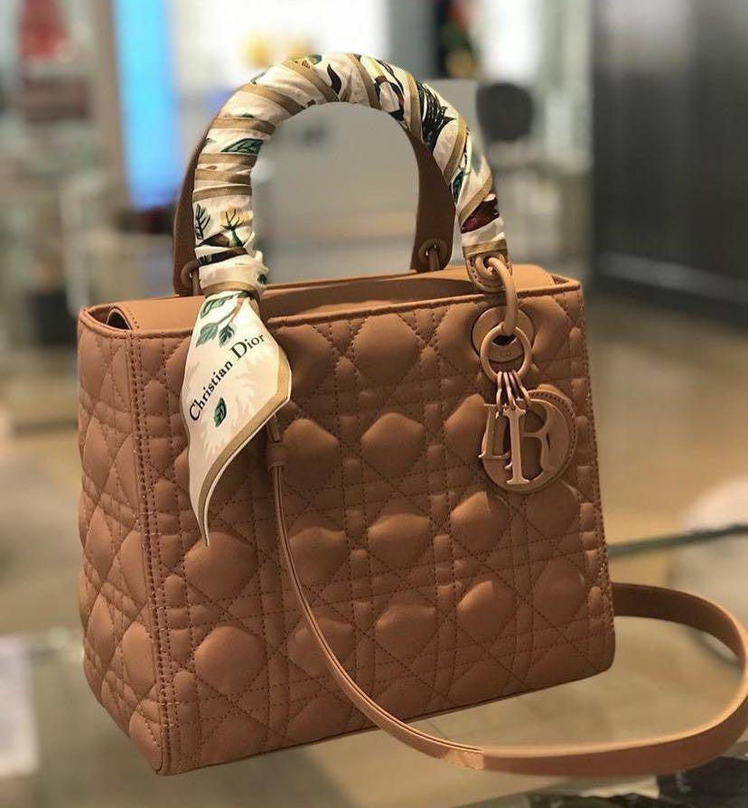 DIOR