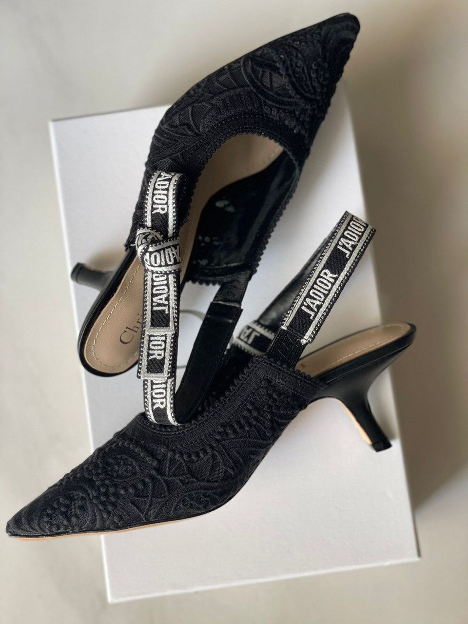DIOR