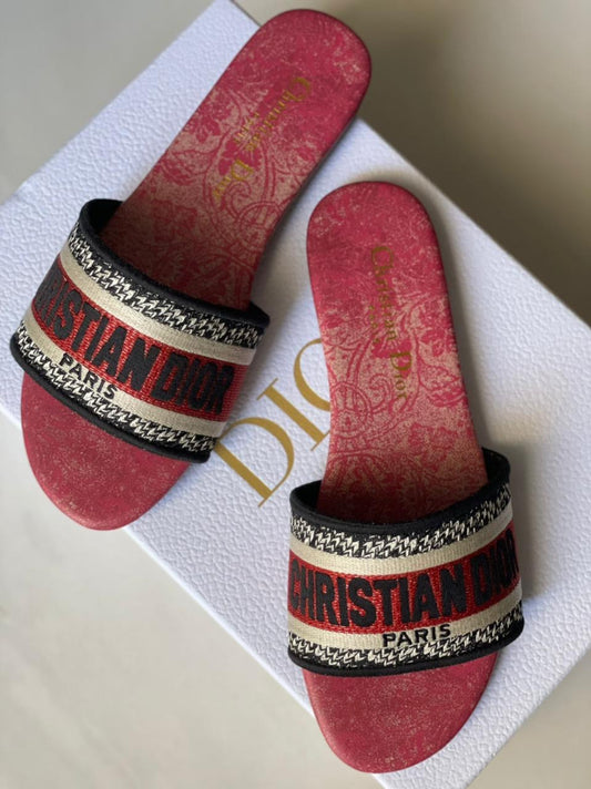 DIOR