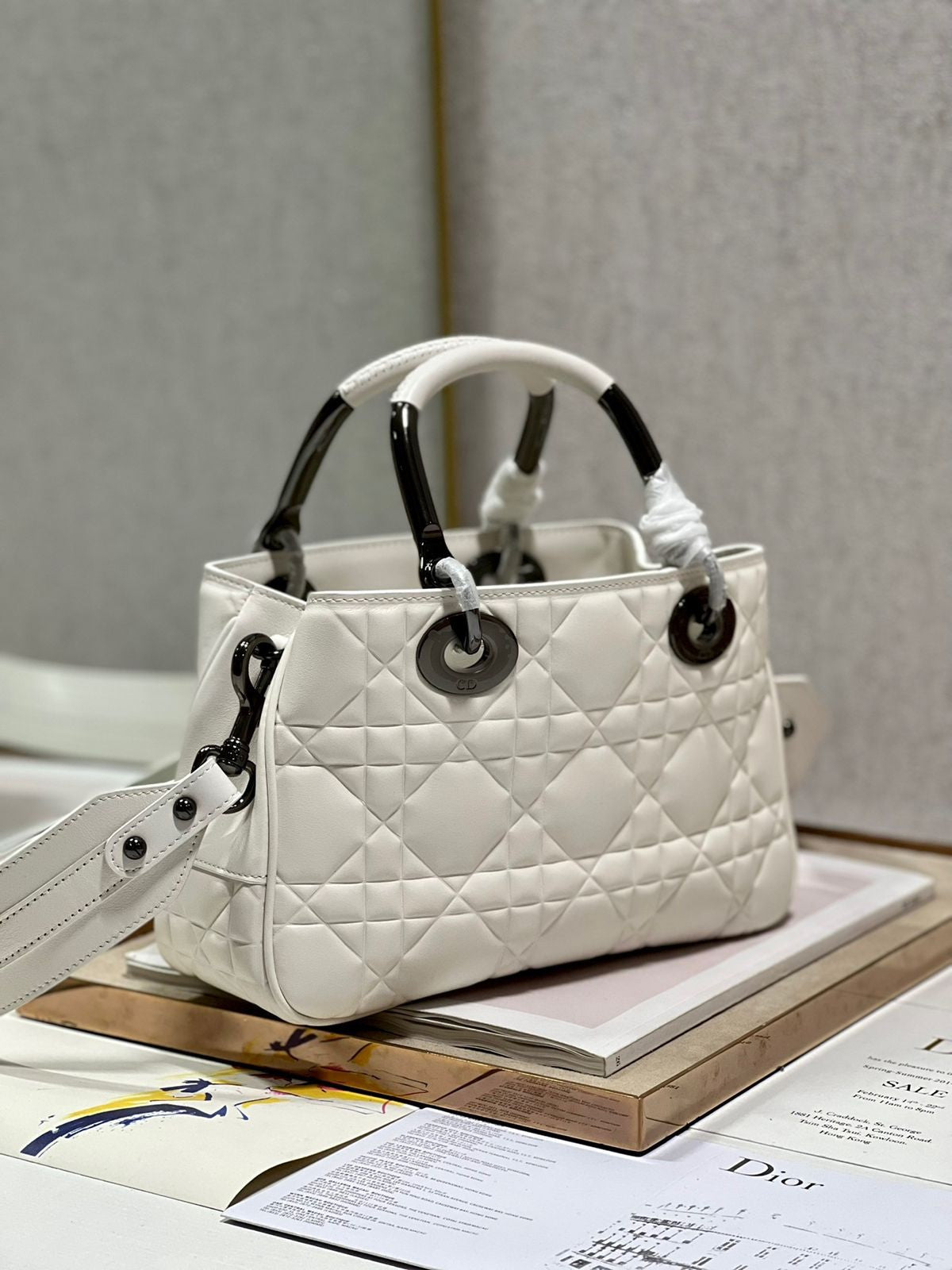 DIOR (Black Handel)