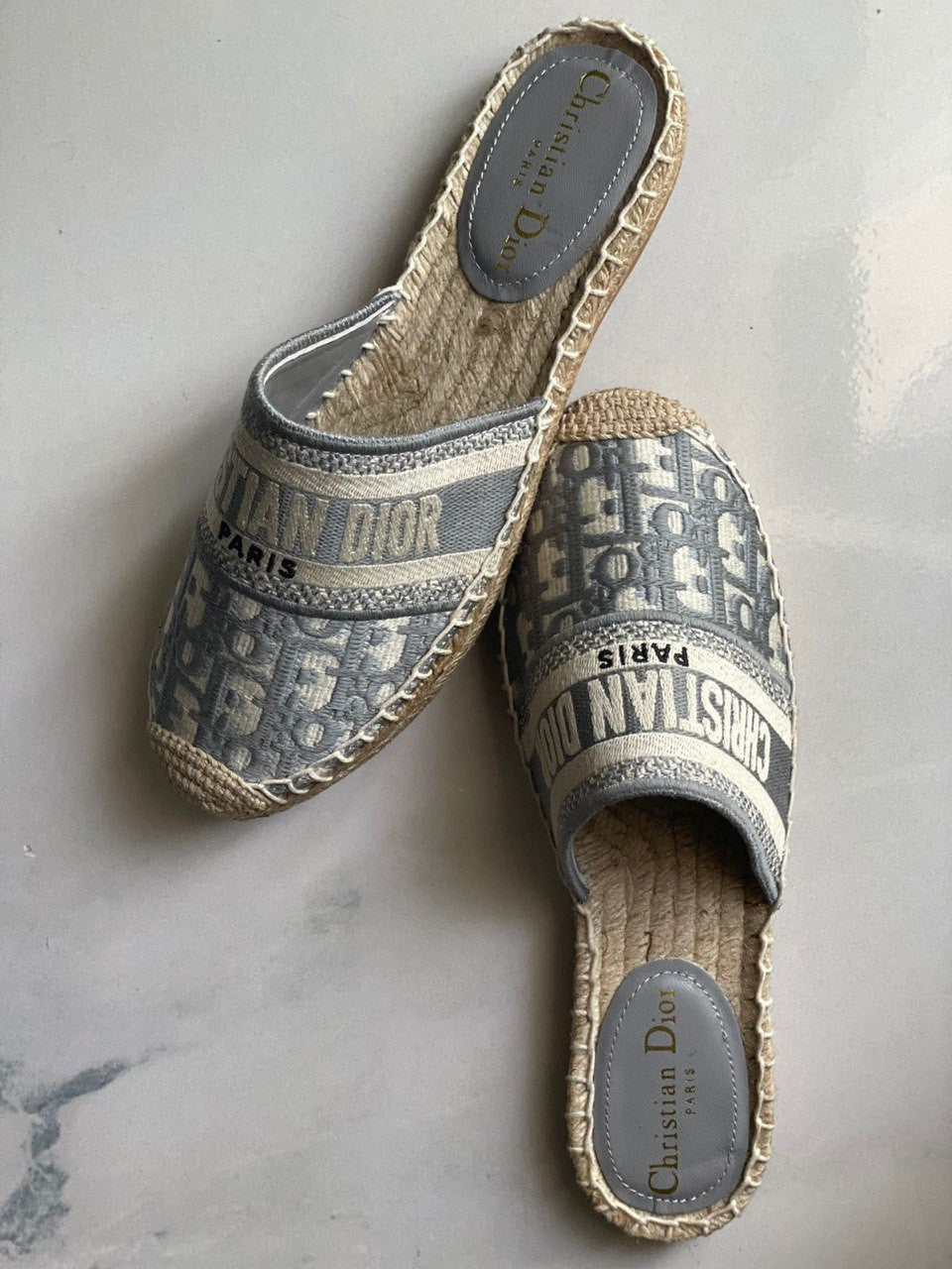 DIOR