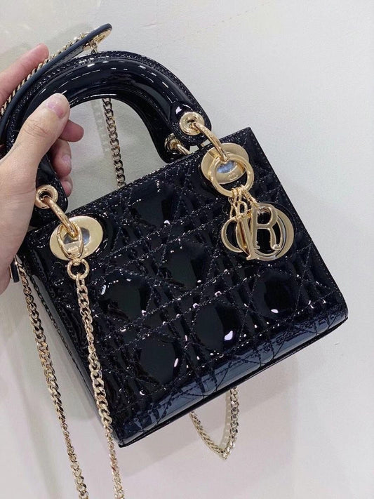DIOR