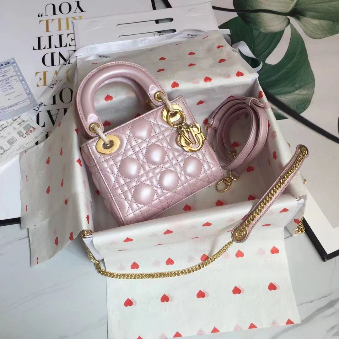 DIOR