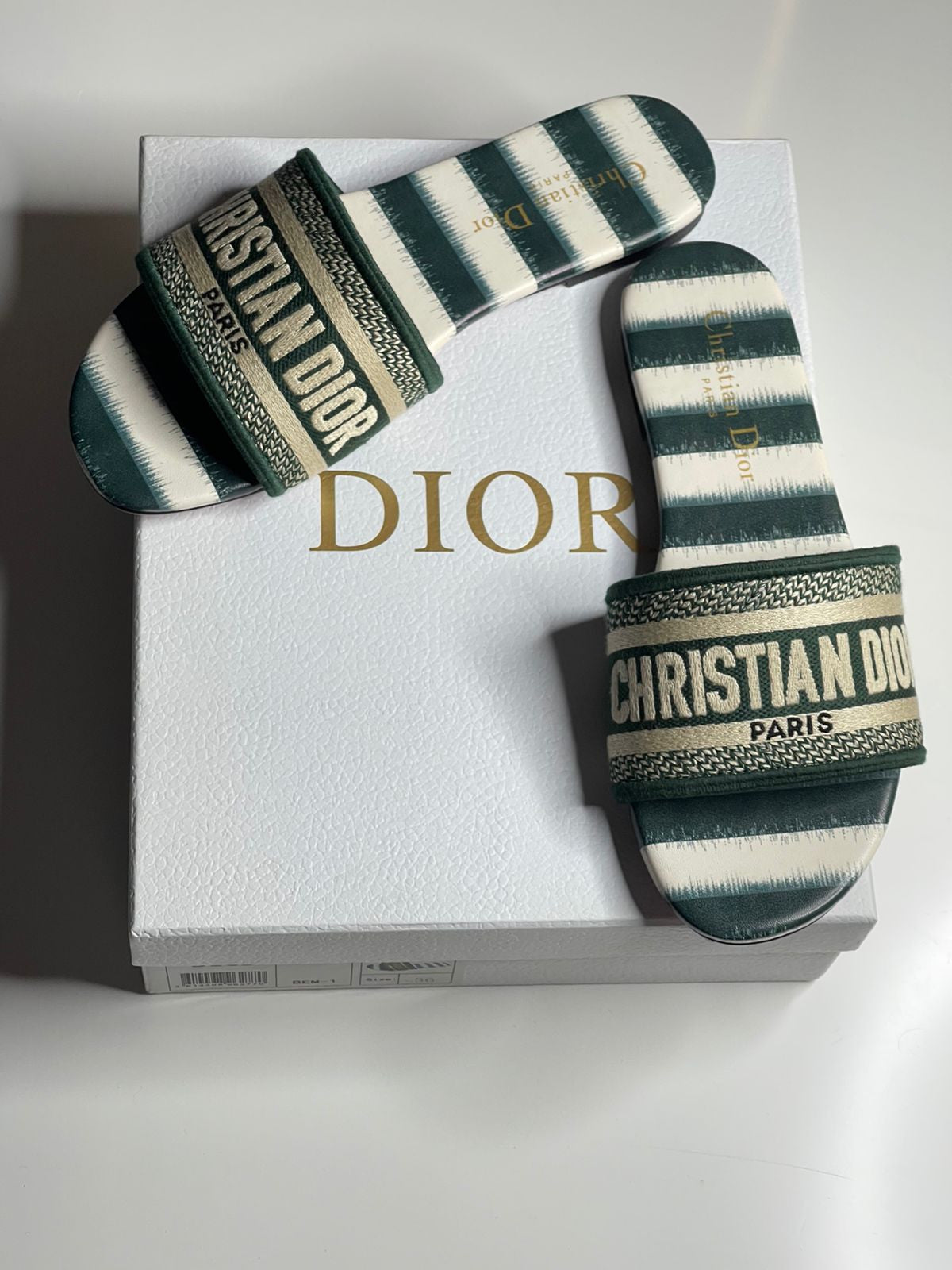 DIOR