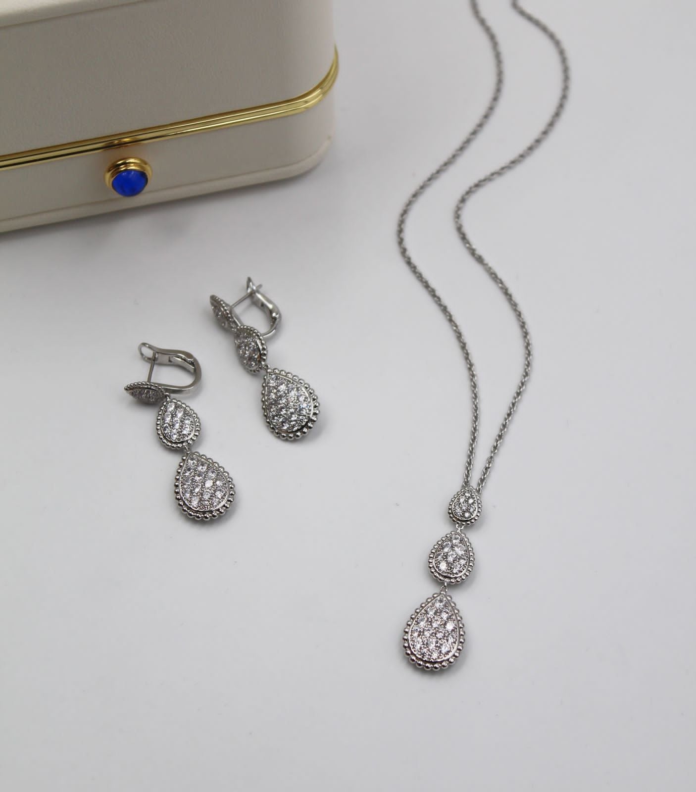 BOUCHERON (2 Color)